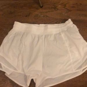 NWOT lululemon gotta hot shorts